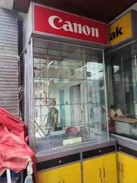 Dijual cepat yg butuh etalase dinding pajjangan ada 3buah