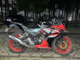 Honda CBR 150R 2015