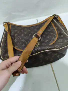 Tas lv batam mantap