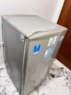 Freezer/almari beku/kulkas