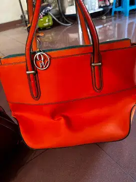 Tas Tote dan Sling Bag warna sudah cat ulang