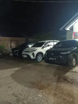 Rental mobil lepas kunci dan pakai supir