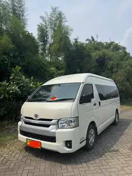 Toyota Hiace Commuter 2023 Diesel