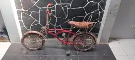 Sepeda Lowrider