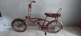 Sepeda Lowrider