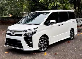 [KM 16 RB] Toyota Voxy CBU Japan Sunroof 2019/2020 Antik Seperti Baru