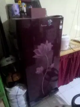 Kulkas 1 pintu merk Polytron