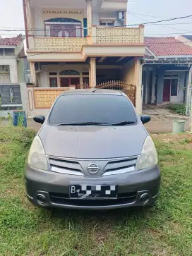 Forsale Nissan Grand Livina SV 1.5 2012 Automatic