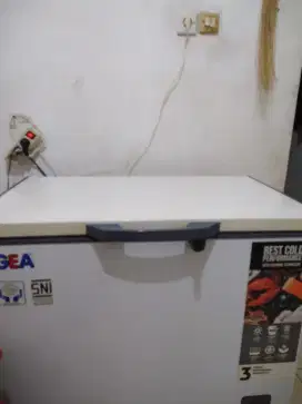 Freezer box gea 210 liter no minus garansi panjang