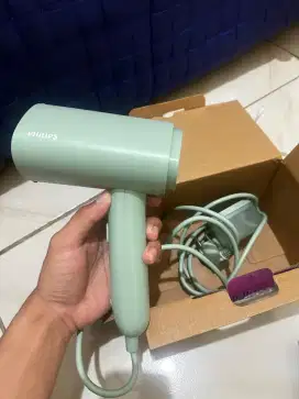 Setrika uap Philips