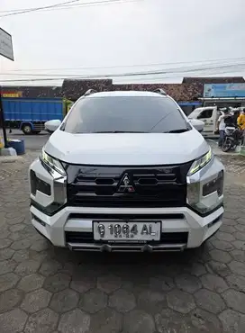 xpander cross matic tahun 2024