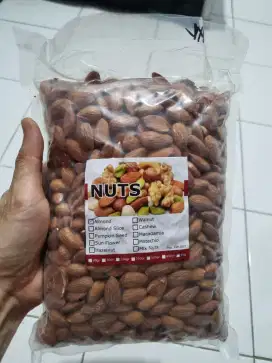 Kacang Almond premium 1 KG