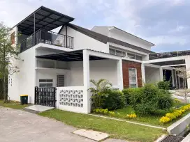 Rumah Komplek Halton Place, Menteng Indah