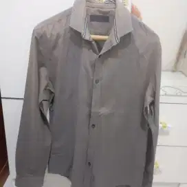 (Reserved) Kemeja Slim Fit Executive