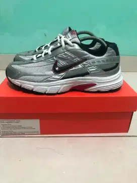 SEPATU NIKE INTIATOR