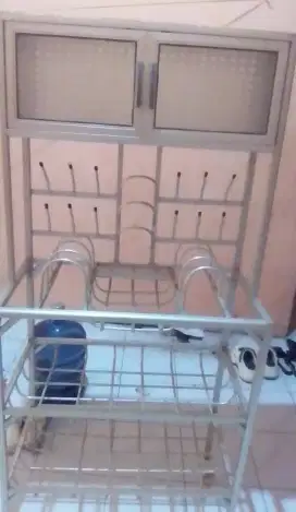 rak piring  dan gelas