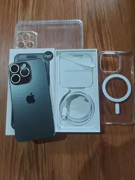Iphone 15 pro black titanium 128gb resmi ibox mulus garansi on