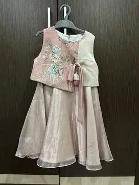 Baju pesta anak