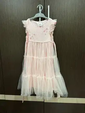 Baju pesta anak