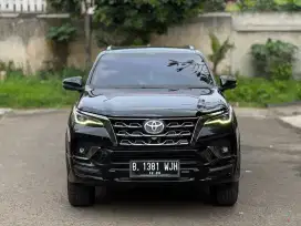 Toyota Fortuner VRZ 2.4 GR At 2021 Hitam
