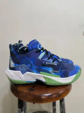 Sepatu Basket Badminton Running Nike Air Jordan Why Not Zero Size 42.5