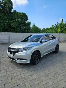 Honda HRV Prestige 2015 low KM good cond !