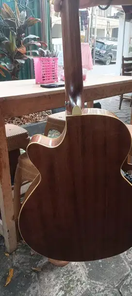 cort guitars sec