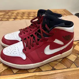 AIR JORDAN 1 MID GYM RED CHICAGO RARE 44 US 10