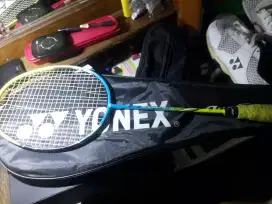 Raket Merk Yonex ARC SABER