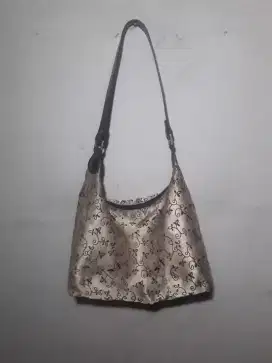 Baca desk--1unit Hand-shoulder bag no brand../Masih mulus