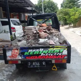 angkutan puing sisa bangunan