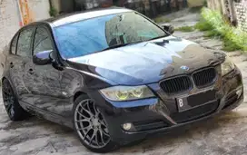 BMW 320i 2010 Bensin