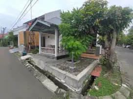 Rumah Nyaman Asri (Hook) Di Galuh Mas Krwg Barat