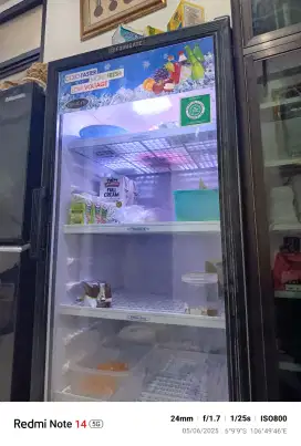 Showcase pendingin minuman