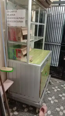 etalase kondisi msh bagus