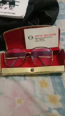 kacamata vintage tahun 70s - 90s