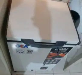 Freezer Box Gea 100 Liter Normal