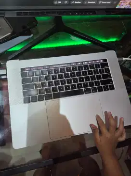 Macbook pro 2016 tt/bt toubar 16/512