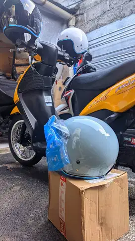 Helm baru kaca venom