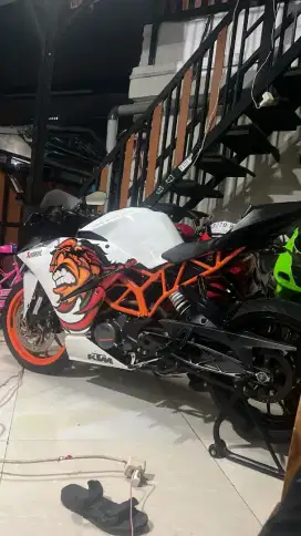 KTM RC 200 taun 2017 surat lengkapp pajak on mtor like new jossa