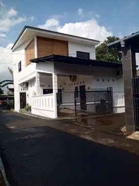 Dijual Rumah Sehat, Minimalis,Lingkungan Sejuk & ada R. Praktek dokter