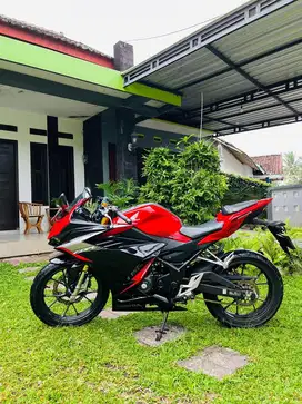 JUAL CEPAT BU HONDA CBR 150 2022 MULUS
