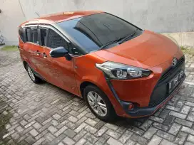 Toyota sienta manual