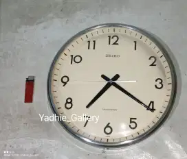 JAM DINDING VINTAGE
