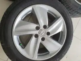Dijual Velg Honda ori lengkap dengan Ban