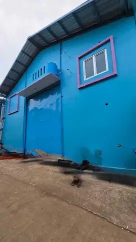 Gudang siap pakai dengan akses mobil besar di Mustika Jaya Bekasi
