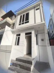 rumah mewah 2 lantai di Pisangan Baru jakarta timur harga 890jt nego