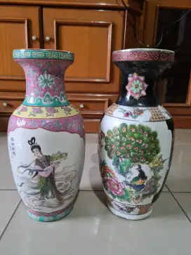 Guci dengan lukisan