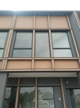 Dijual ruko North Square Selangkah ke mall kota wisata Cibubur.