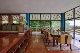 Villa mewah ex expat, cisarua, puncak, struktur besi H, full jati